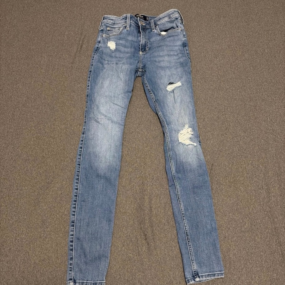 Stylish Blue Distressed Women Jeans